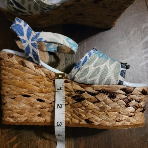 Platform Wedge Sandles - Picture 5 of 12